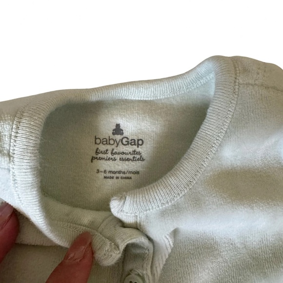 babyGap footed romper - Picture 2 of 5